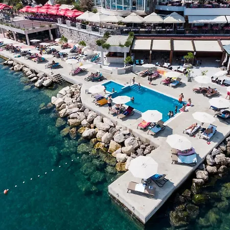 Savoy Ξενοδοχείο 4*