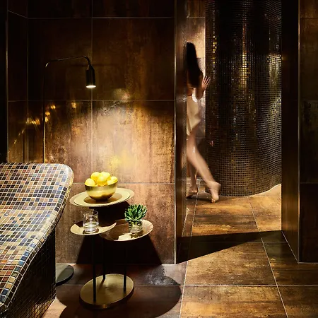 Savoy Hotel 4*